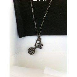 Collier Pendentif 2012 NEUF