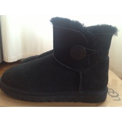 UGG Mini Bailey button